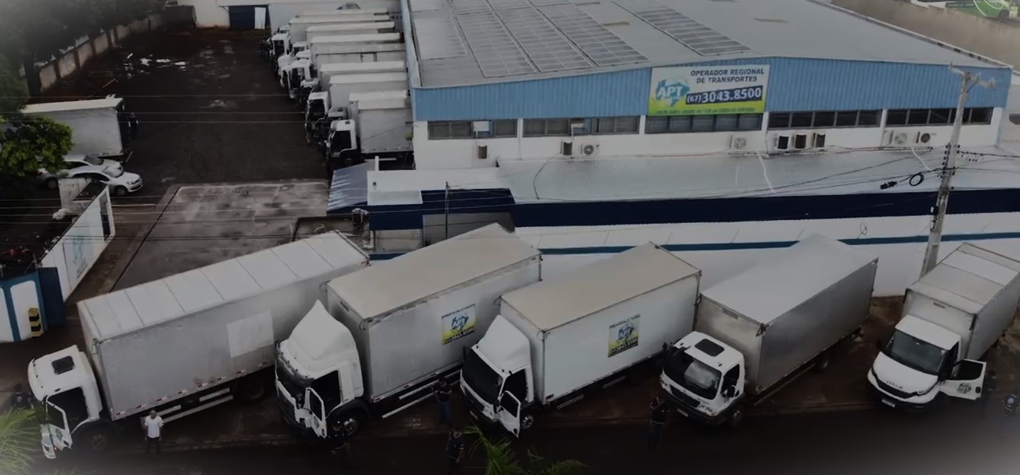 foto-frente-caminhoes-por-cima-apt-logistica-transportadora-regional-ms-carga-frete-mato-grosso-do-sul